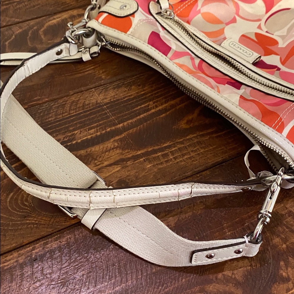 Coach Signature Pink Bag - Picture 16 of 16